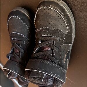 Nike Kids Black Sneakers